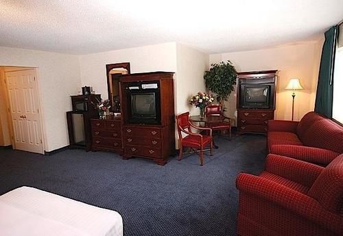Point Plaza Suites At City Center Newport News Ruang foto